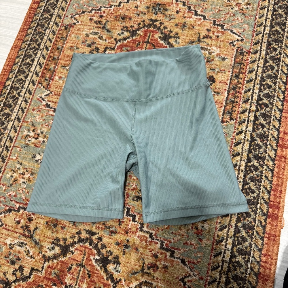 Ribbed bike shorts